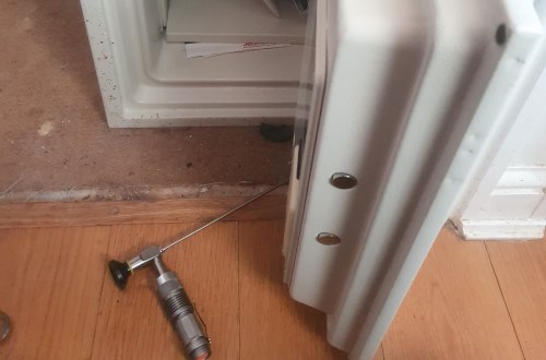 safe lock picked for company in Teesside